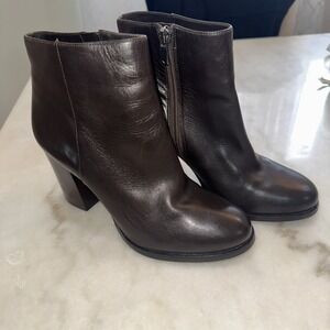 Via Spiga Brown 7  Leather Ankle Boots Booties Side Zip Block Heel Made In Italy